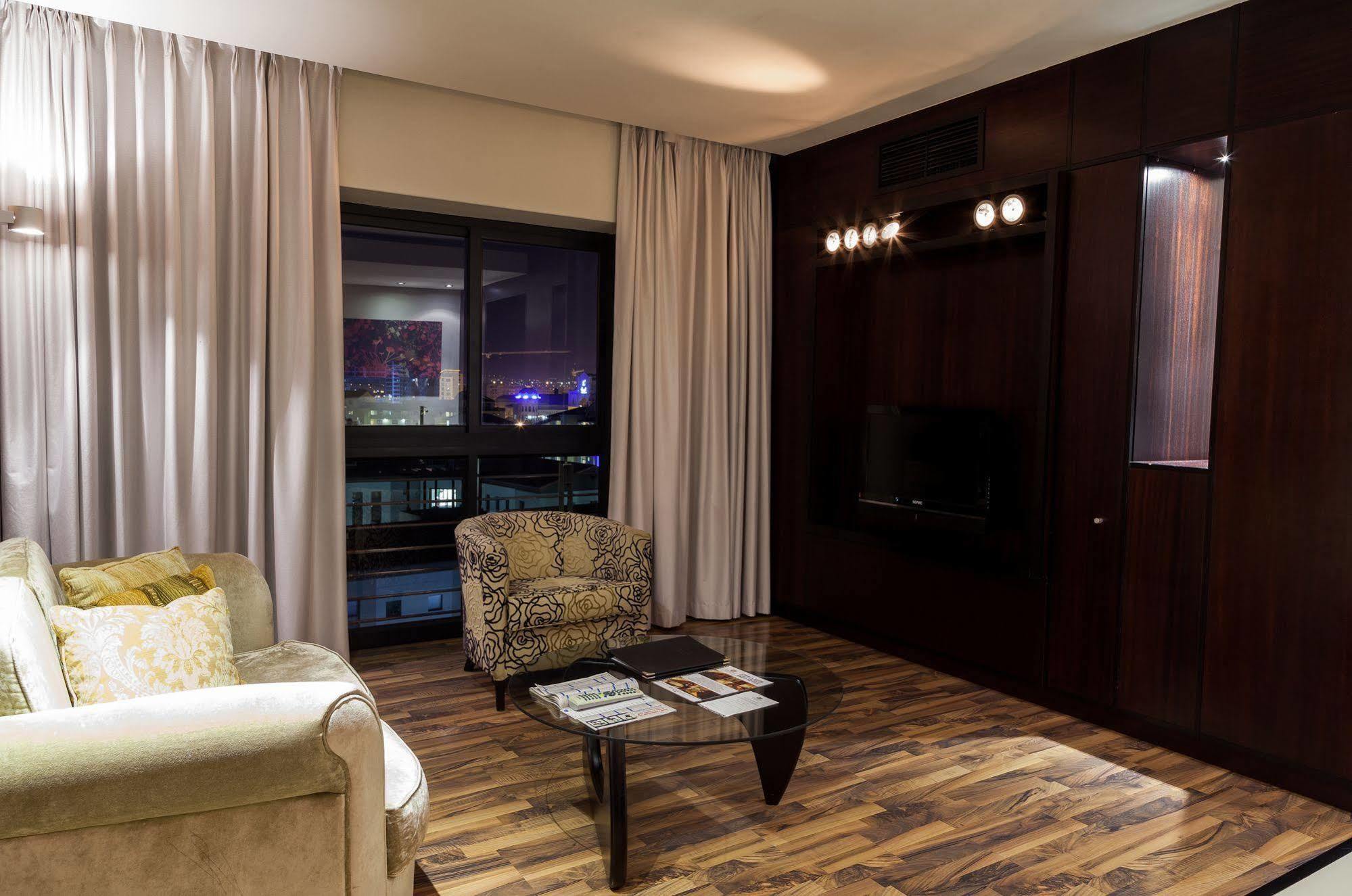 Colosseum Hotel 4*